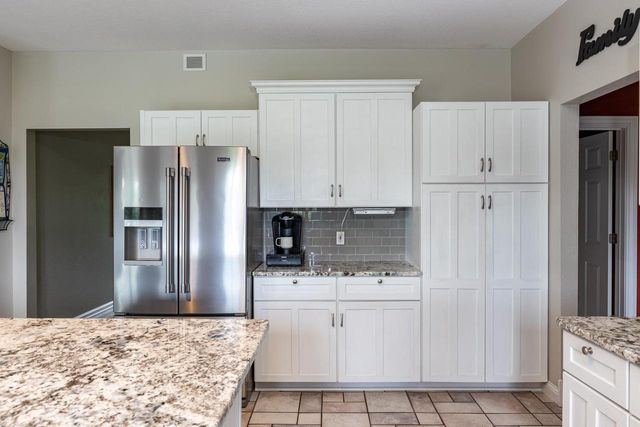 5193 HIGH POINTE DRIVE, Winneconne, WI 54986