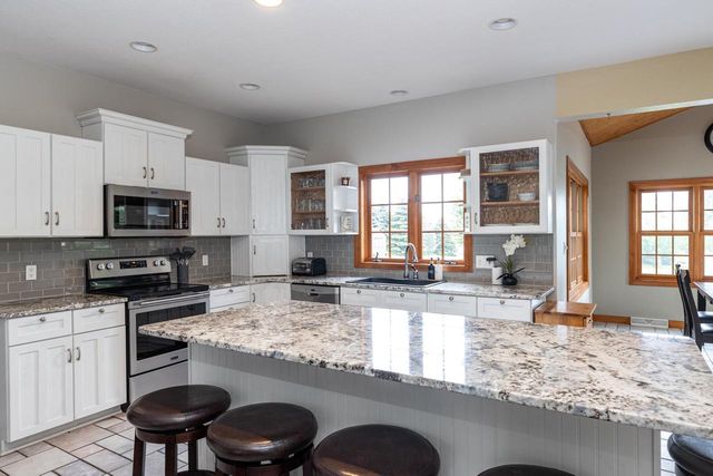 5193 HIGH POINTE DRIVE, Winneconne, WI 54986