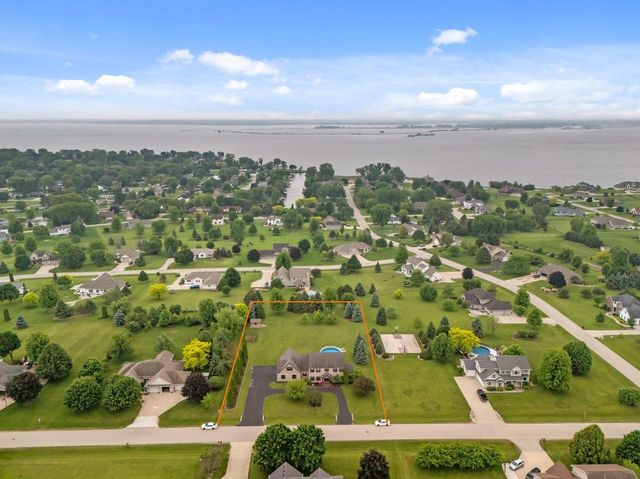 5193 HIGH POINTE DRIVE, Winneconne, WI 54986