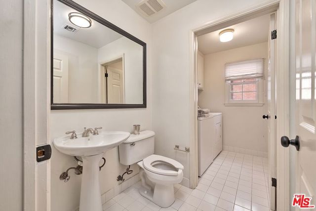 420 S Barrington Avenue 102, Los Angeles, CA 90049