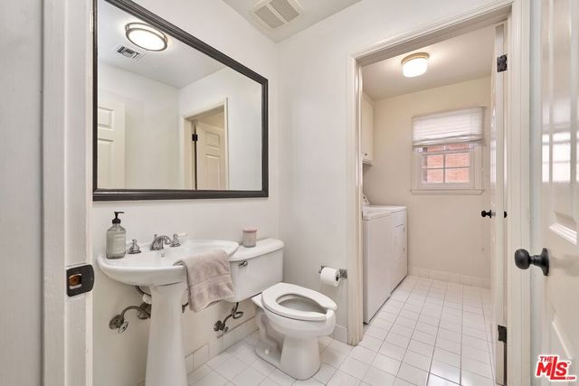 420 S Barrington Avenue 102, Los Angeles, CA 90049