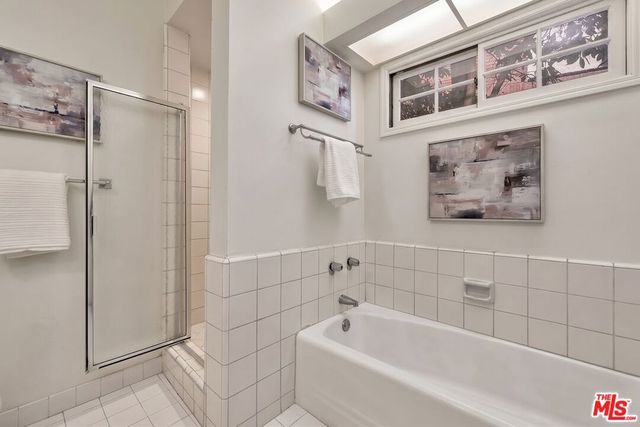 420 S Barrington Avenue 102, Los Angeles, CA 90049