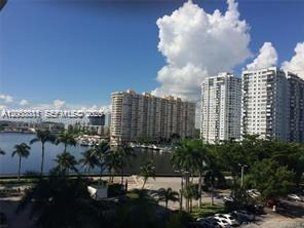 2801 NE 183rd St 603W, Aventura, FL 33160