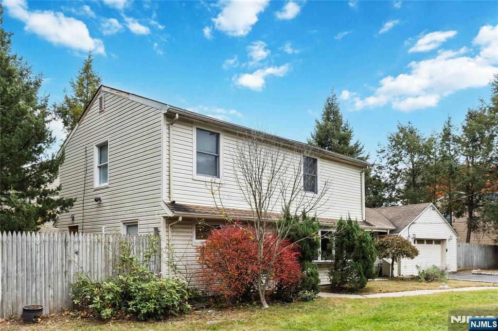 366 E Spring Valley Road, Paramus, NJ 07652