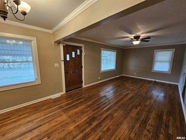 713 N 10TH Street, Mt Vernon, IL 62864