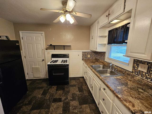 713 N 10TH Street, Mt Vernon, IL 62864