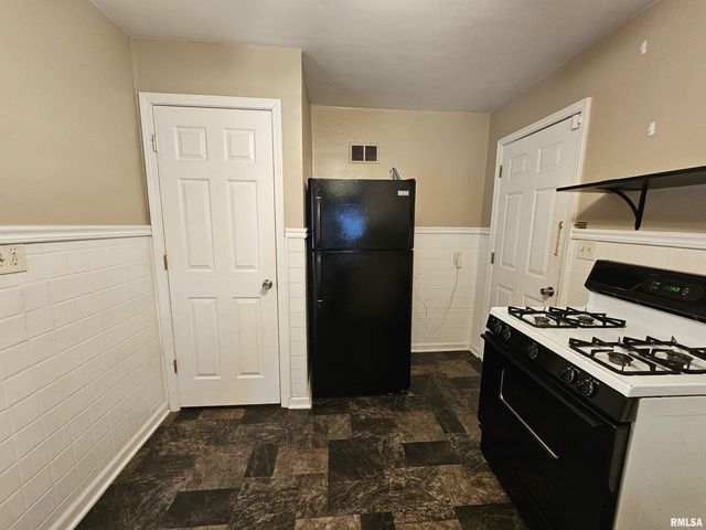 713 N 10TH Street, Mt Vernon, IL 62864