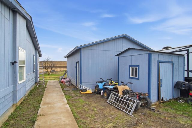 261 Hardy Rd, Lamont, WA 99017