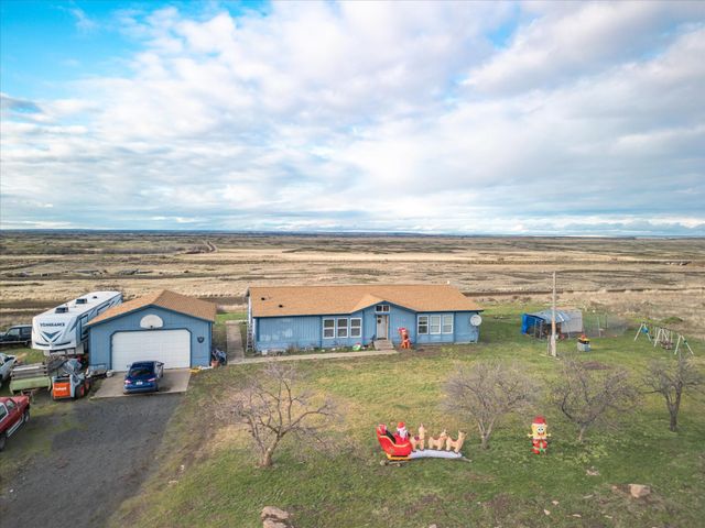 261 Hardy Rd, Lamont, WA 99017