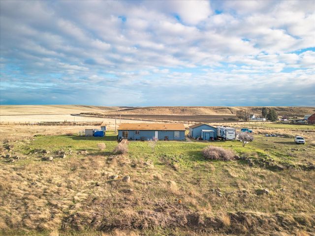 261 Hardy Rd, Lamont, WA 99017