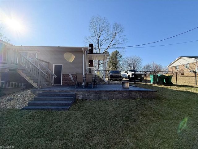 165 Summerglen Drive, Lewisville, NC 27023