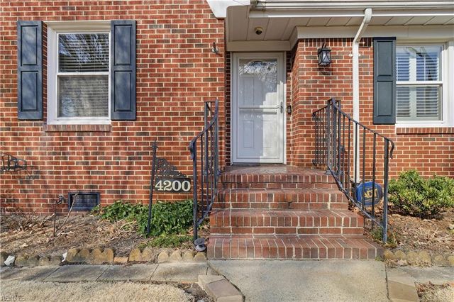 4200 Radcliffe LN, Chesapeake, VA 23321