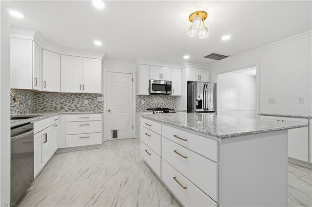 4200 Radcliffe LN, Chesapeake, VA 23321