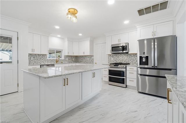 4200 Radcliffe LN, Chesapeake, VA 23321