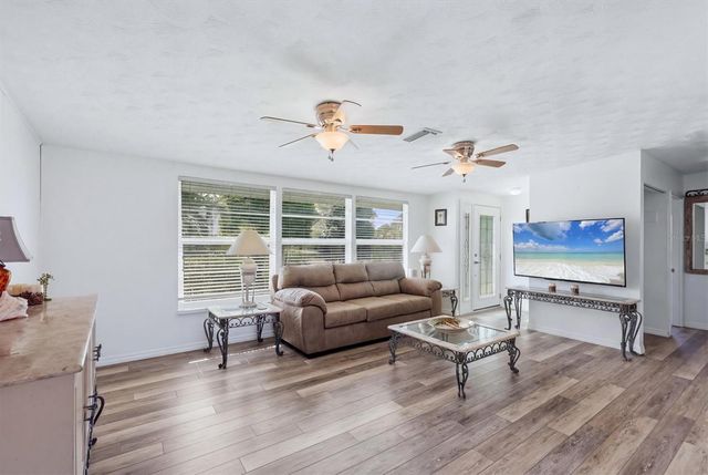 898 S BROADWAY, Englewood, FL 34223