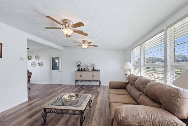 898 S BROADWAY, Englewood, FL 34223