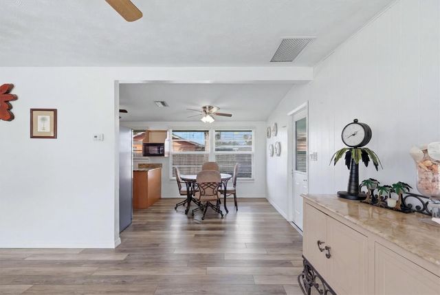 898 S BROADWAY, Englewood, FL 34223
