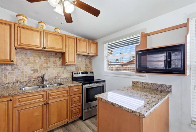 898 S BROADWAY, Englewood, FL 34223