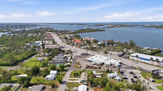 898 S BROADWAY, Englewood, FL 34223