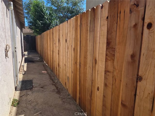 14853 San Fernando Misson Blvd., Los Angeles, CA 91345
