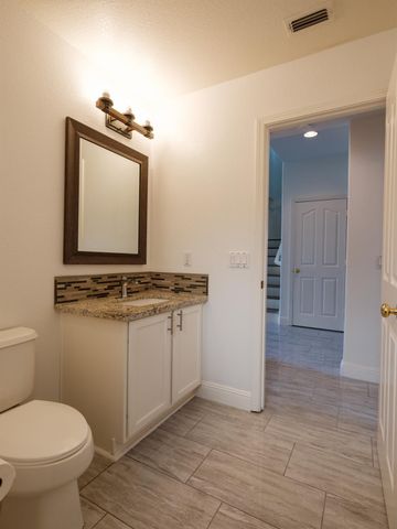 10208 Jenny Lynn Way, Elk Grove, CA 95757