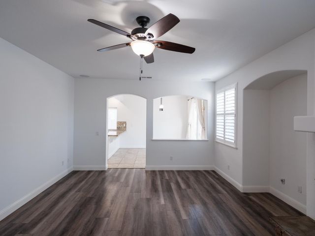 10208 Jenny Lynn Way, Elk Grove, CA 95757