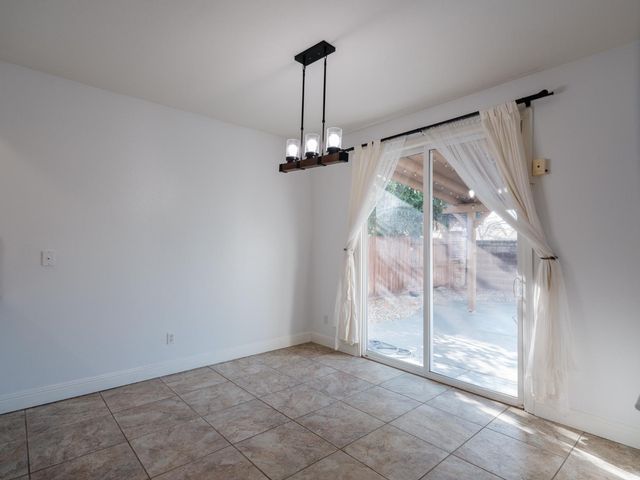 10208 Jenny Lynn Way, Elk Grove, CA 95757