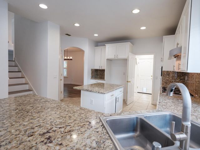 10208 Jenny Lynn Way, Elk Grove, CA 95757