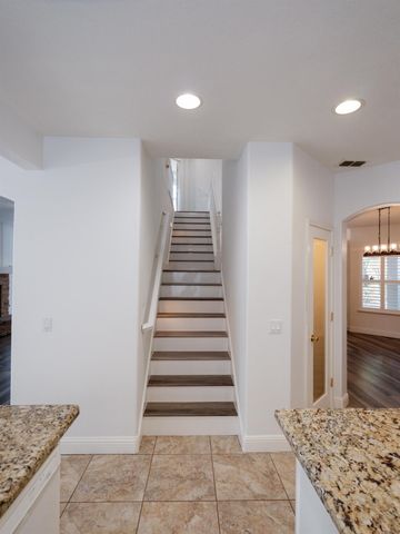 10208 Jenny Lynn Way, Elk Grove, CA 95757