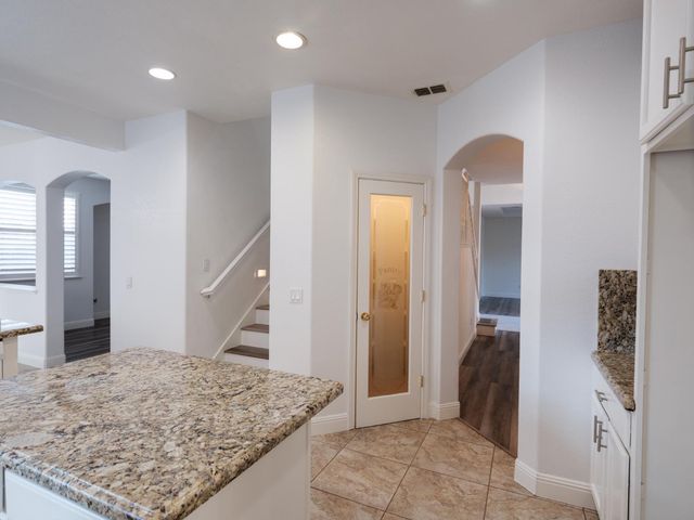 10208 Jenny Lynn Way, Elk Grove, CA 95757