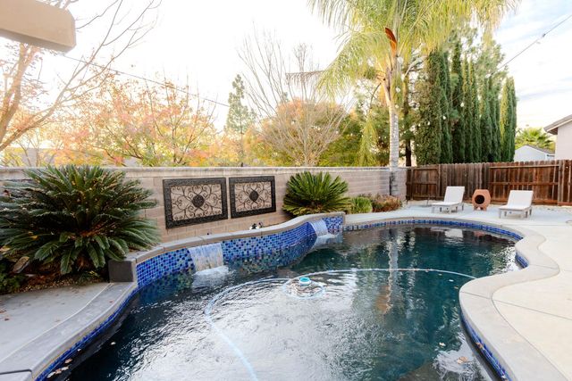 10208 Jenny Lynn Way, Elk Grove, CA 95757