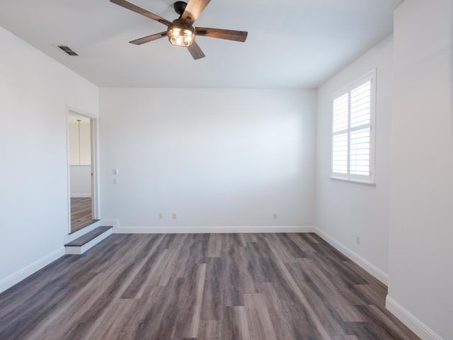 10208 Jenny Lynn Way, Elk Grove, CA 95757