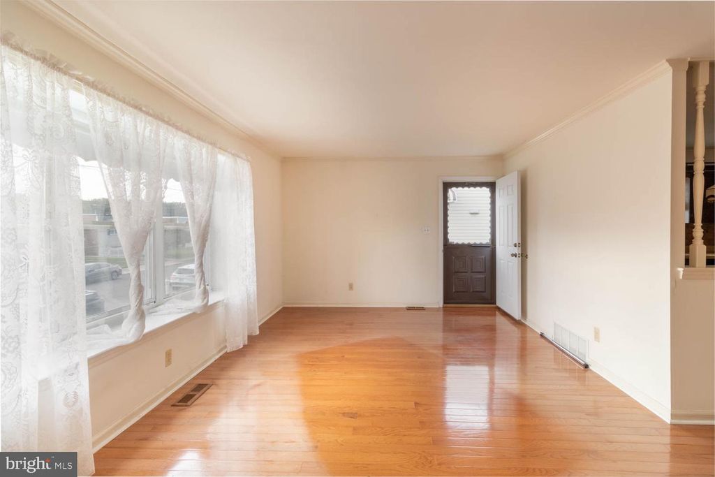 7914 BROUS AVE, PHILADELPHIA, PA 19152 — photo 4