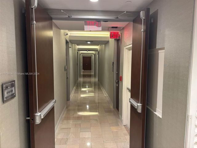 14 NE 1st Ave 700D, Miami, FL 33132