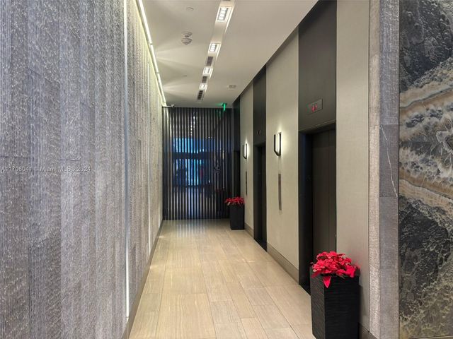 14 NE 1st Ave 700D, Miami, FL 33132