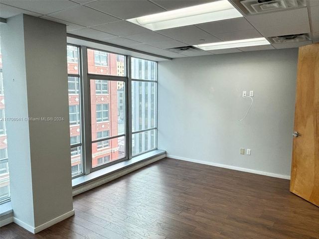 14 NE 1st Ave 700D, Miami, FL 33132