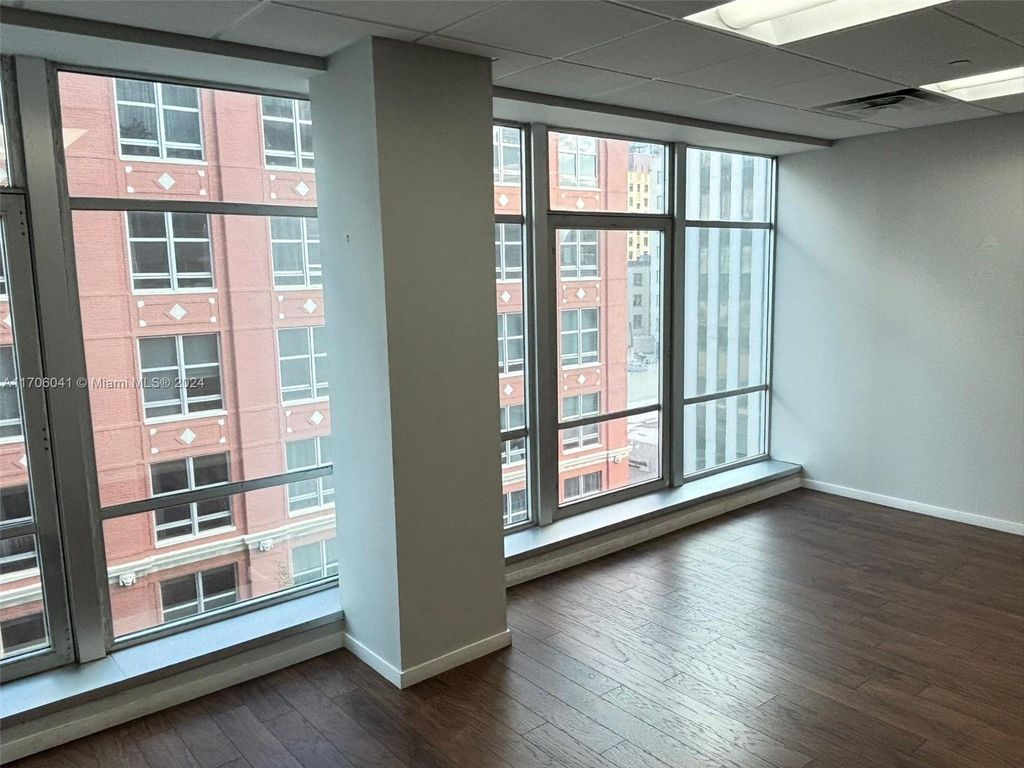 14 NE 1st Ave 700D, Miami, FL 33132