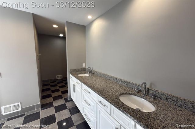 39472 Village Run Drive, Northville, MI 48168