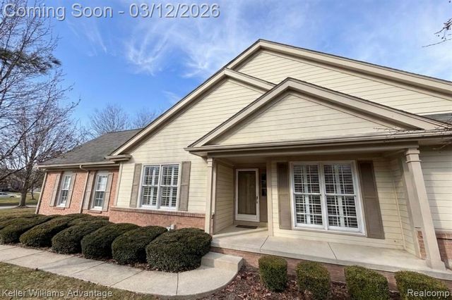 39472 Village Run Drive, Northville, MI 48168