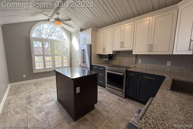 39472 Village Run Drive, Northville, MI 48168