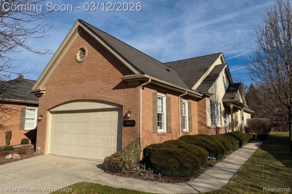 39472 Village Run Drive, Northville, MI 48168