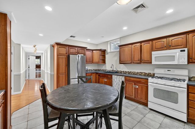 225 Kings Highway, Warwick, NY 10990