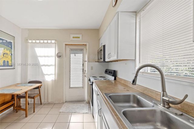 3310 SW 21st St, Miami, FL 33145