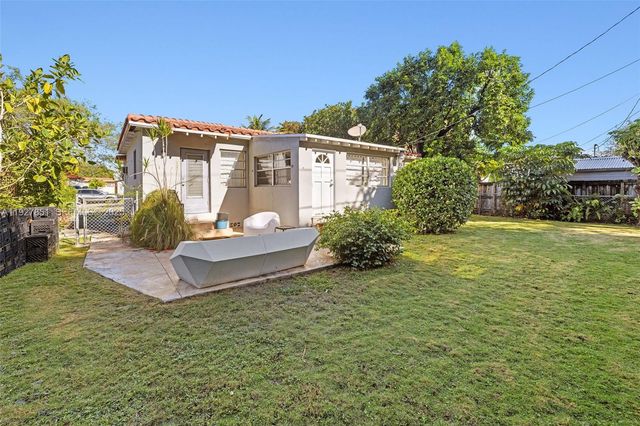 3310 SW 21st St, Miami, FL 33145