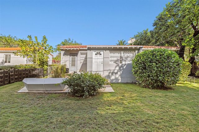 3310 SW 21st St, Miami, FL 33145