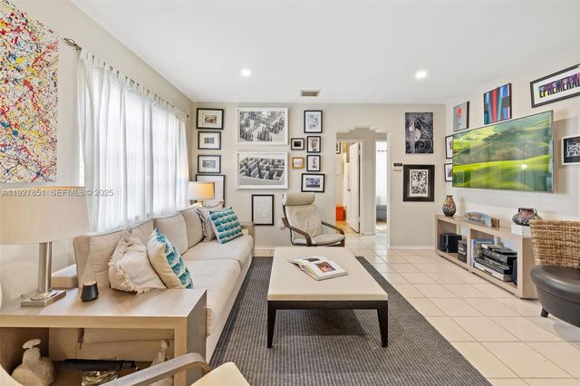 3310 SW 21st St, Miami, FL 33145