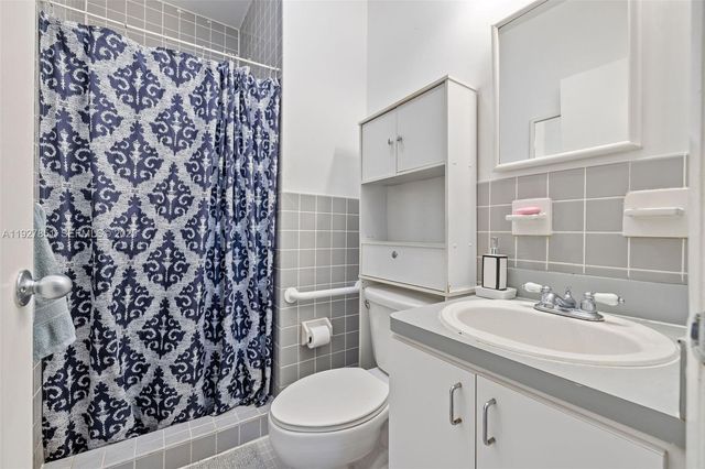 3310 SW 21st St, Miami, FL 33145