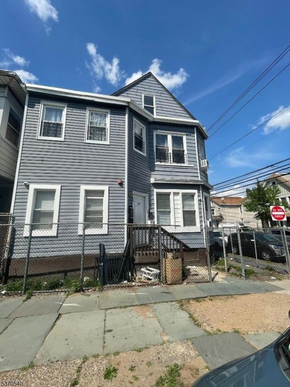 29 17Th Ave, Paterson City, NJ 07501