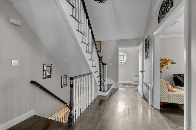 1361 Boxwood Drive E, Hewlett Harbor, NY 11557