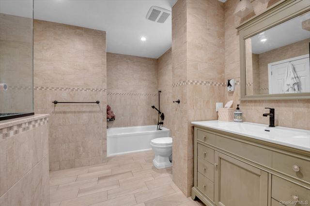 1361 Boxwood Drive E, Hewlett Harbor, NY 11557